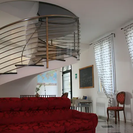 Alle Scuole בית הארחה