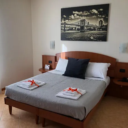 Alle Scuole בית הארחה 4*