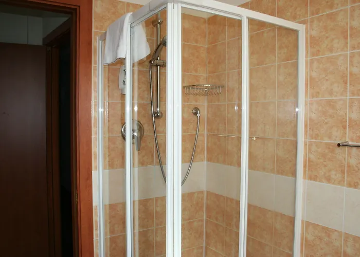 Alle Scuole بيت ضيافة 4*