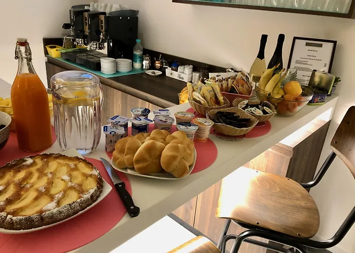 Alle Scuole بيت ضيافة 4*